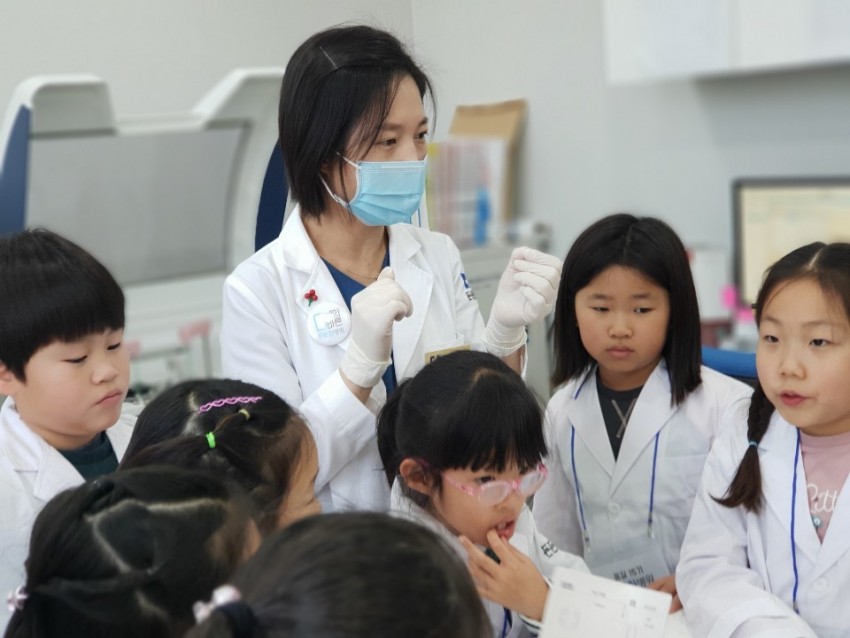 1c6259120ad146834f7ca403bfa8b999_1544402