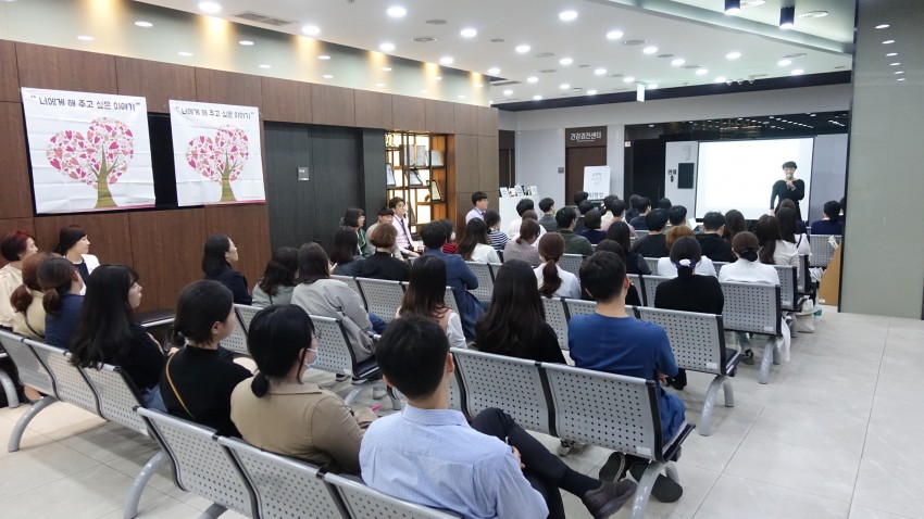 aac0ce965251fd869bba03418d012470_1527043